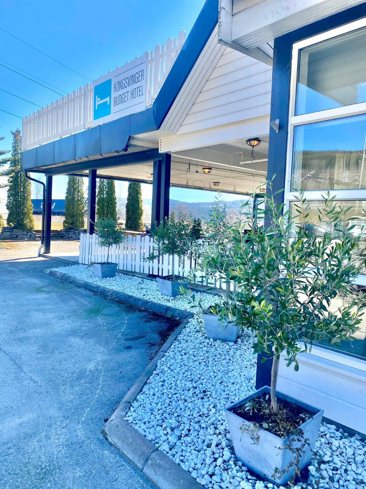 Entrance and outdoor area