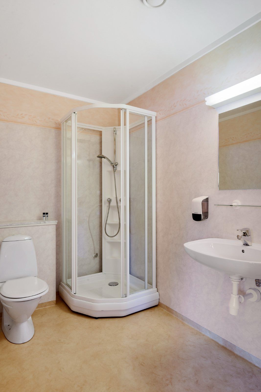 Dobbeltrom med 180 cm seng, Kongsvinger Budget Hotel