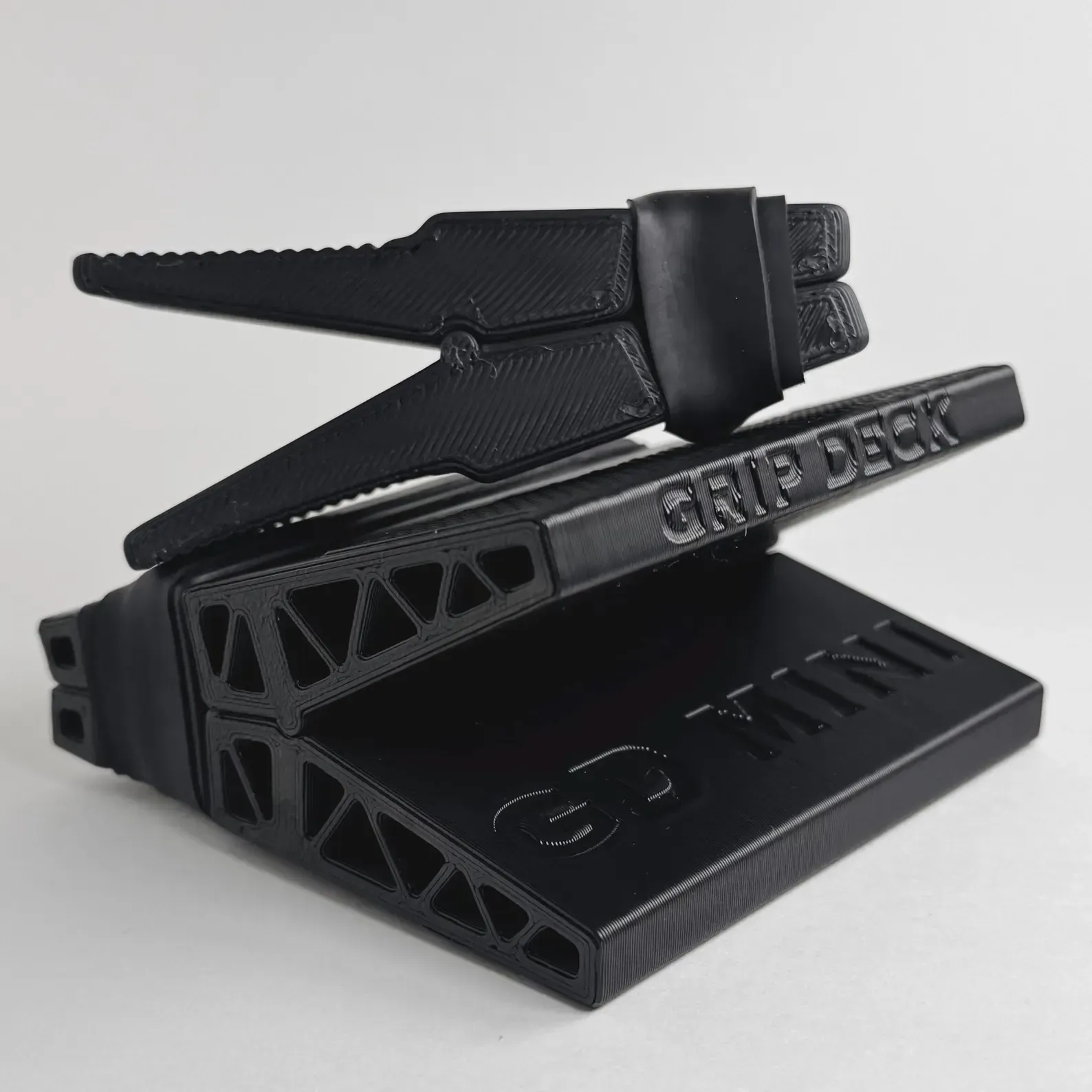 Arm wrestling grip exercise training tool