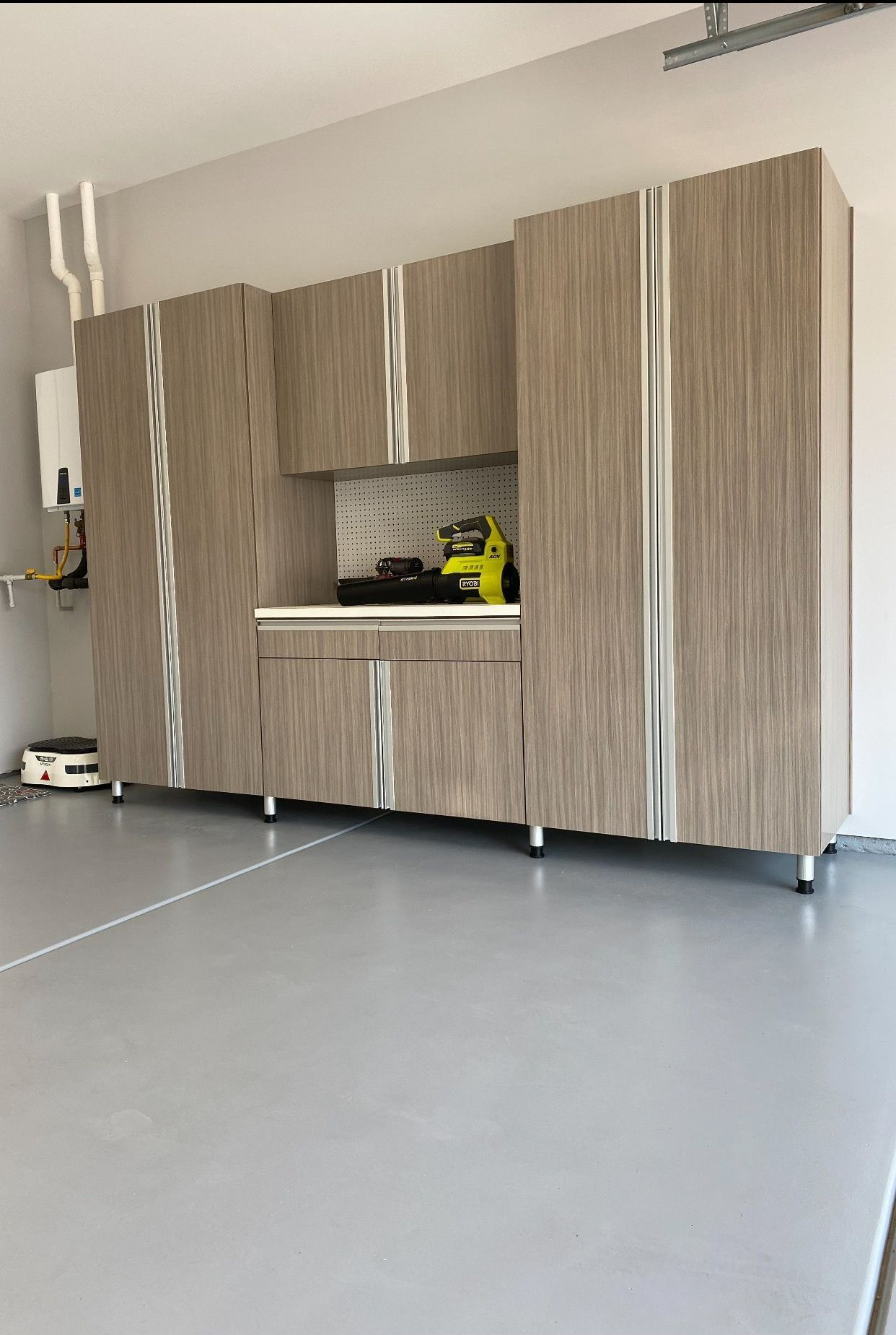 Garage Epoxy Floor – Palm Desert, CA – Closets La Quinta & Cabinetry