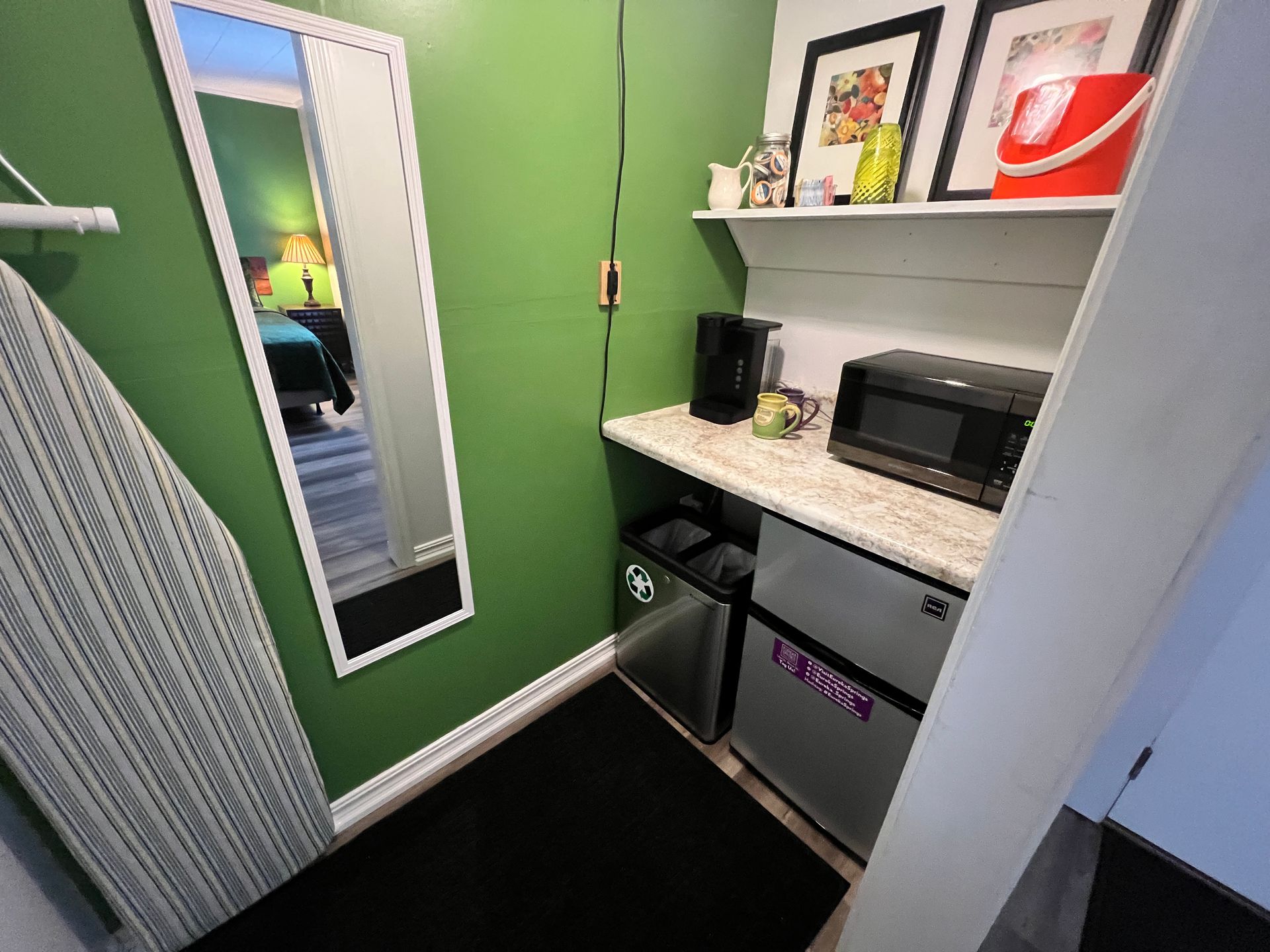 #9 Mini-bar
