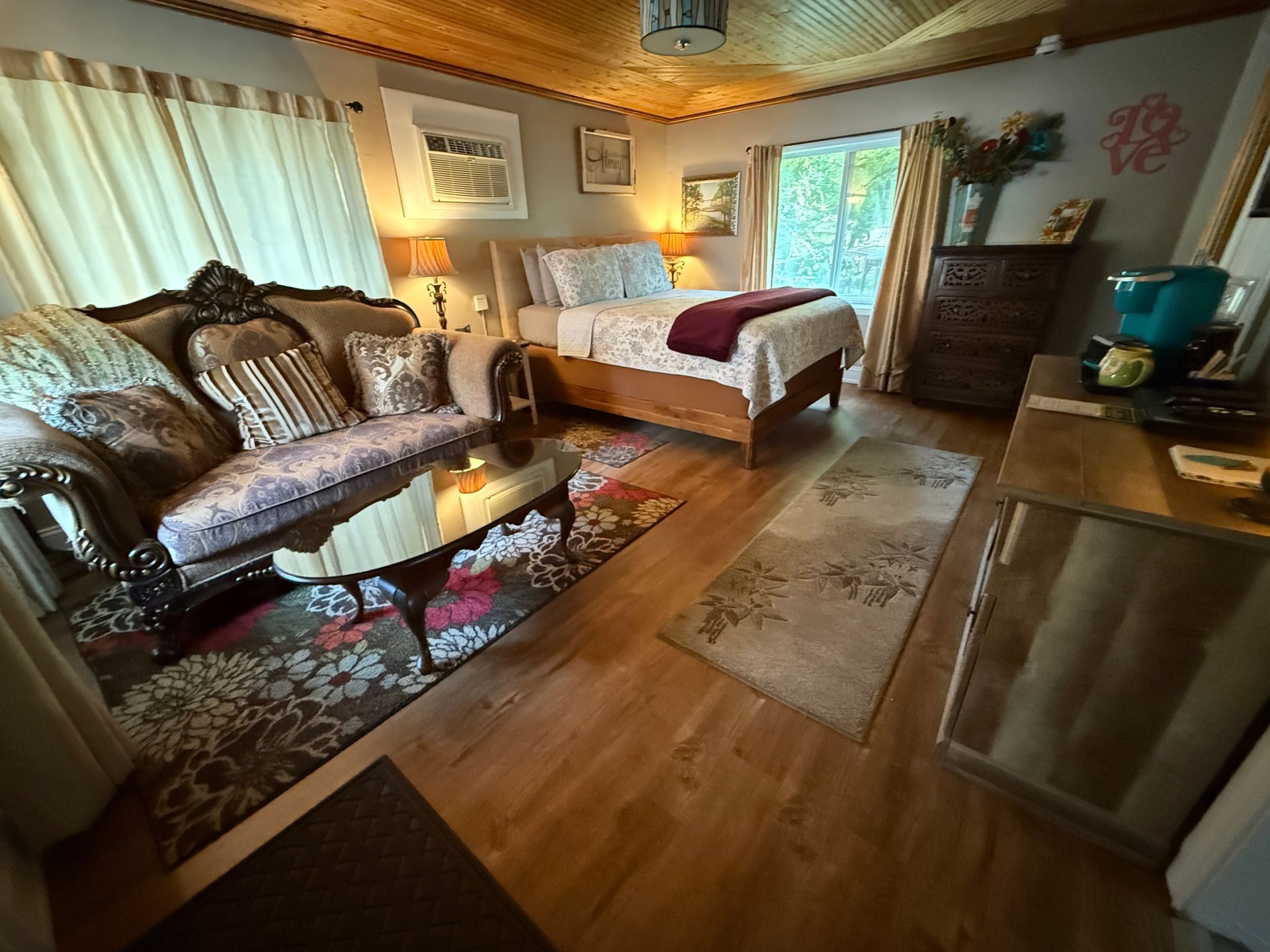 #3 The Lovely Cottage interior view