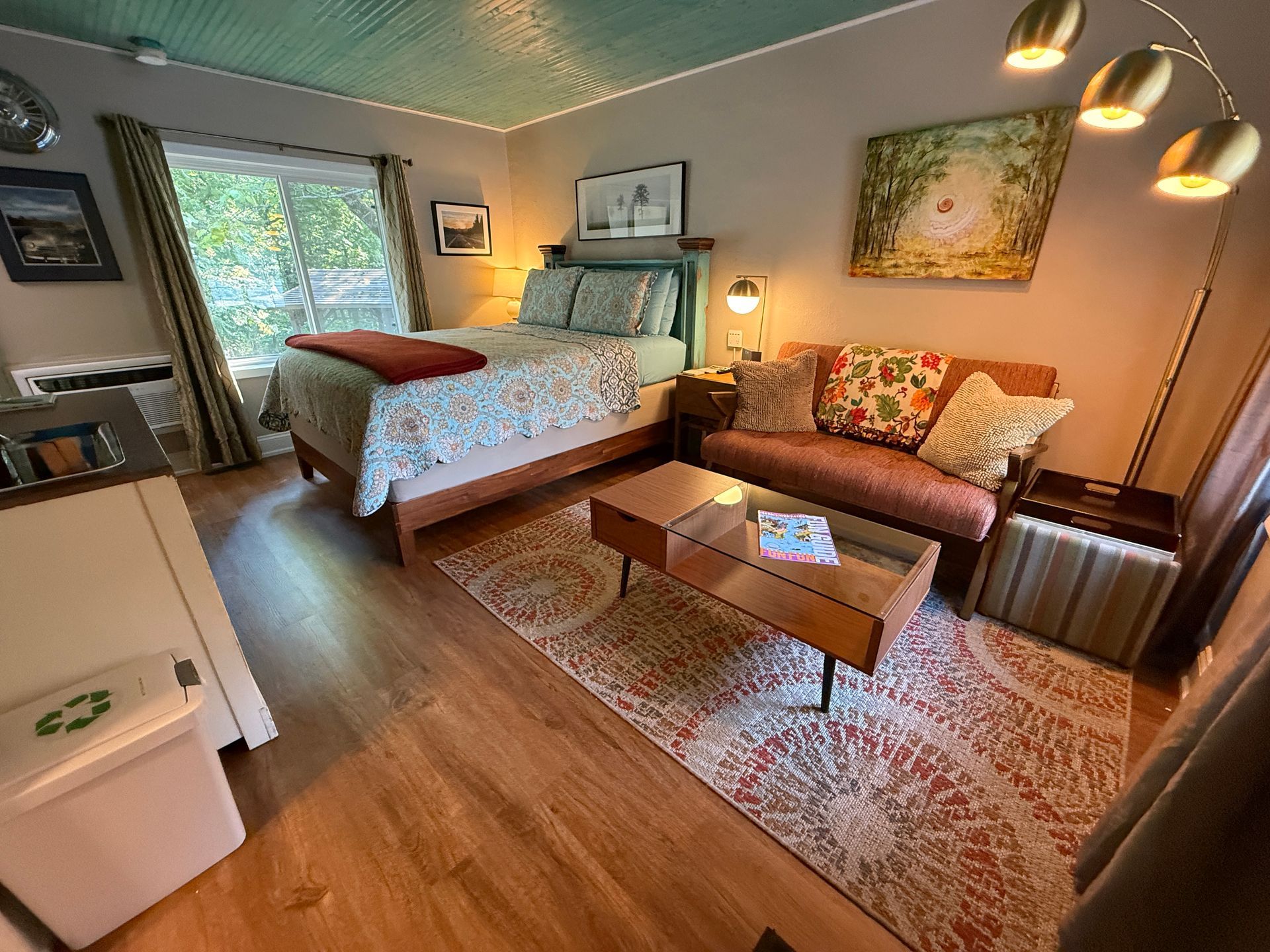 #5 Holiday Road Cottage interior view