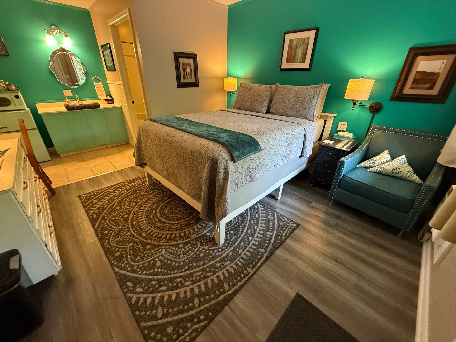 #11 The Lakehouse Guest Room