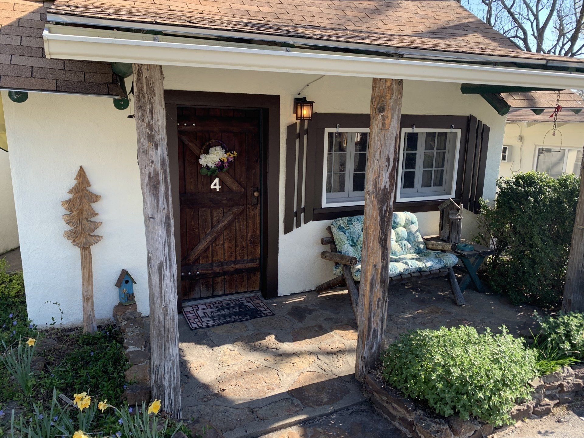 #4 The Log Cabin Cottage