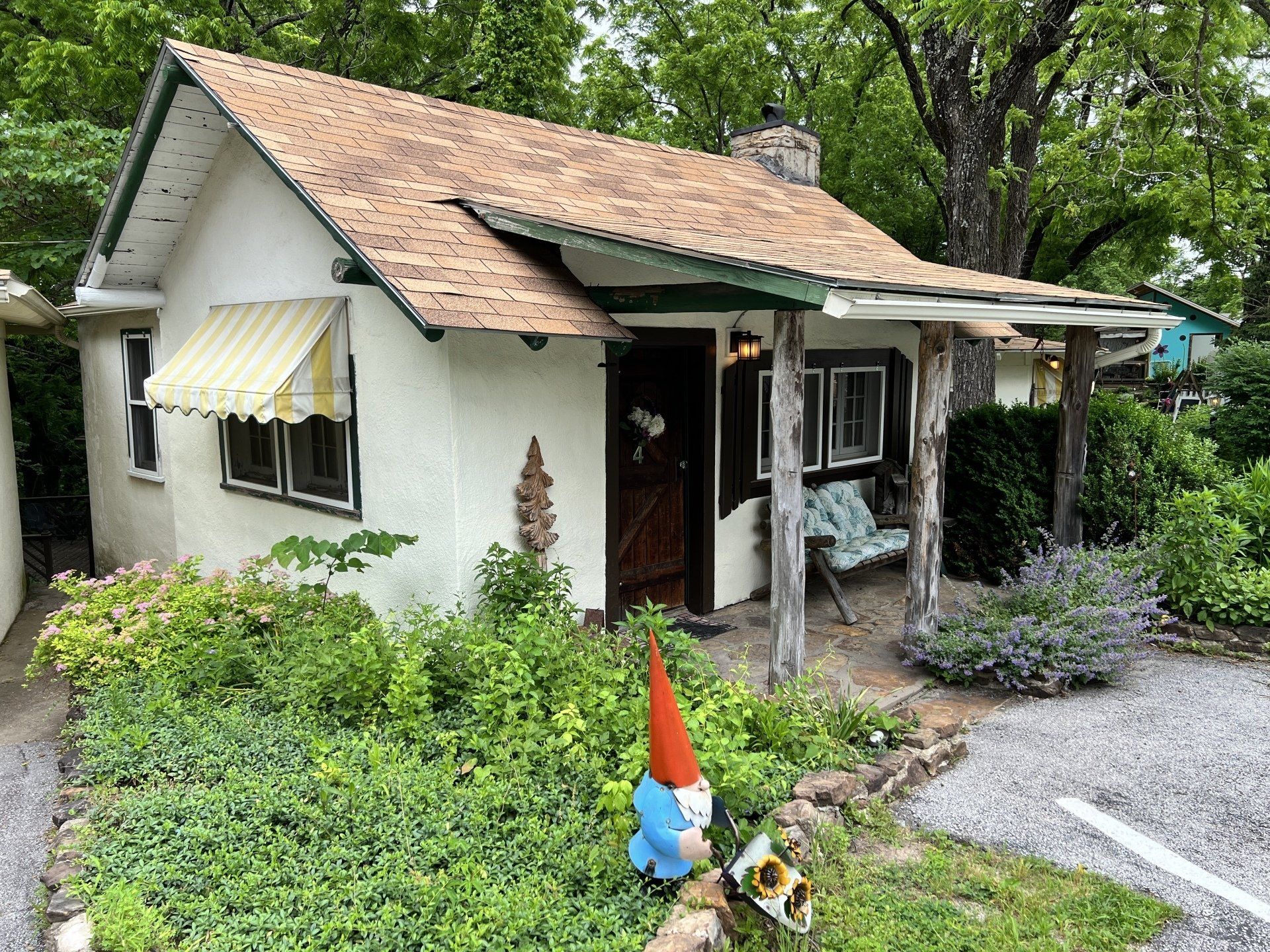 Exterior of #4 The Log Cabin Cottage