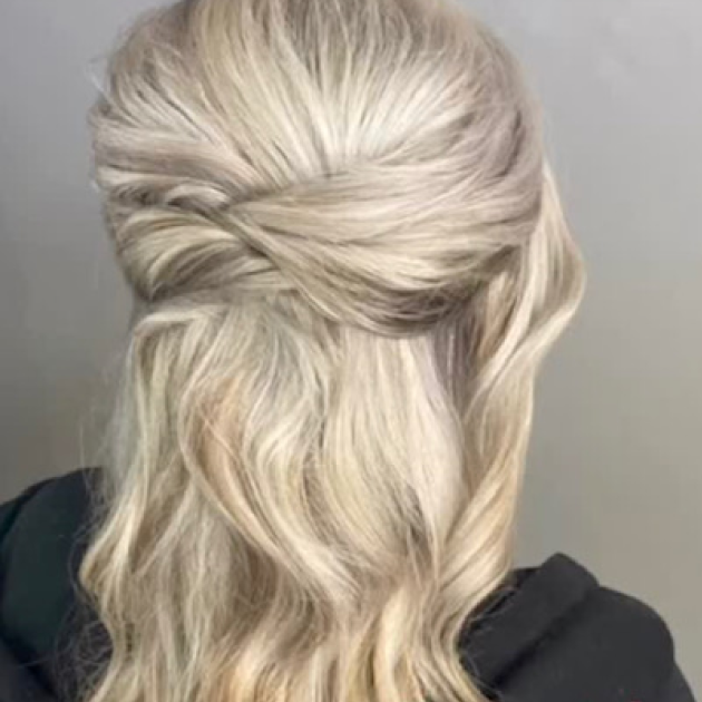 long-blonde-wavy-hair-styled