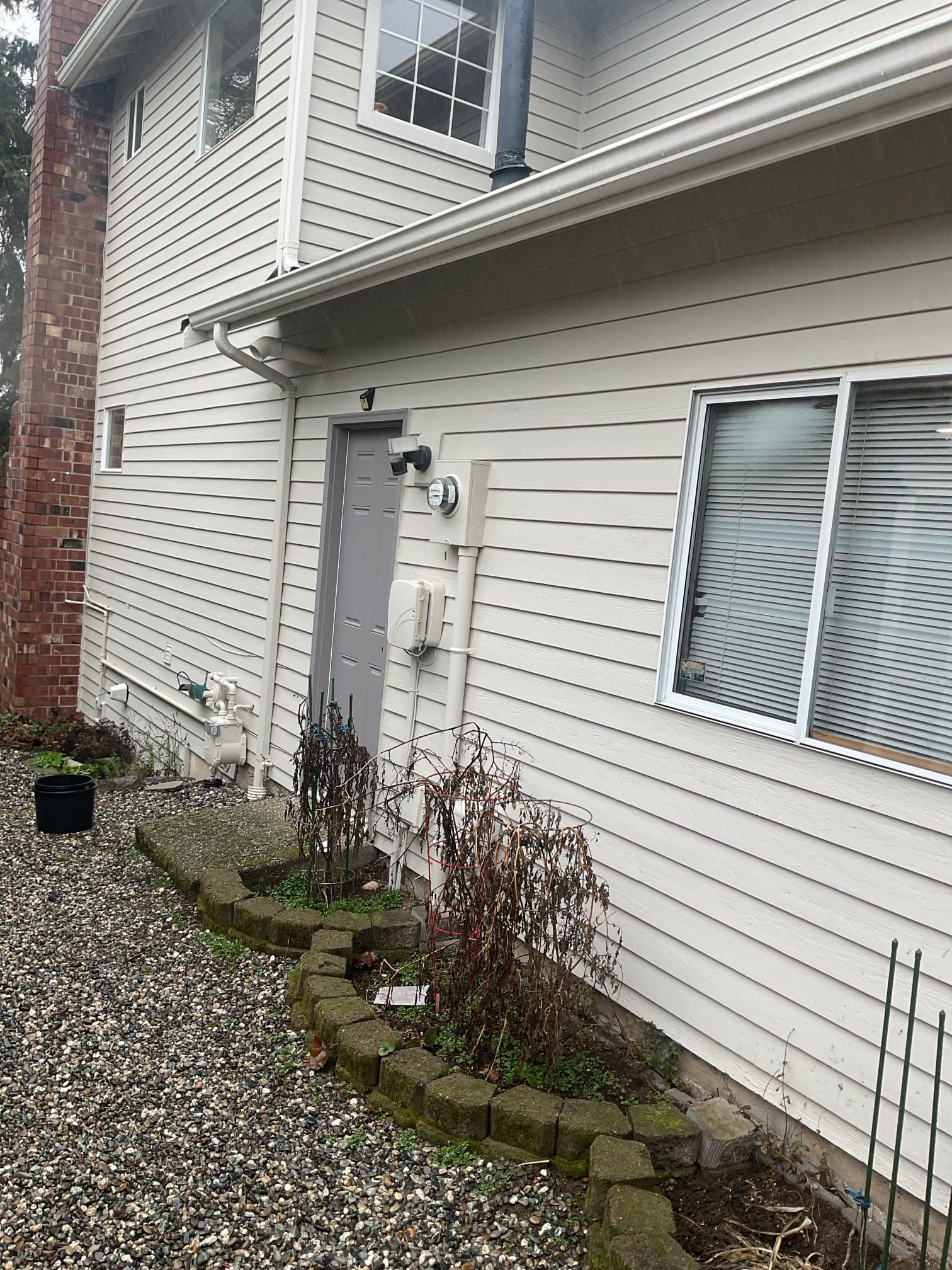 Energy-efficient heat pump installed in Everett home