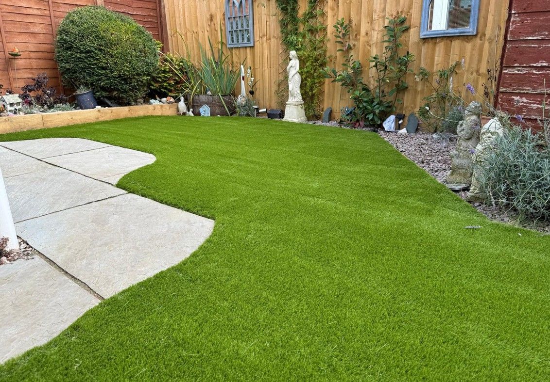 best artificial lawn for a Market Deeping garden