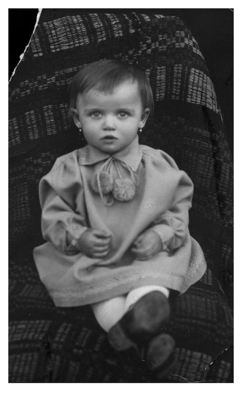 473_Clara_at_3