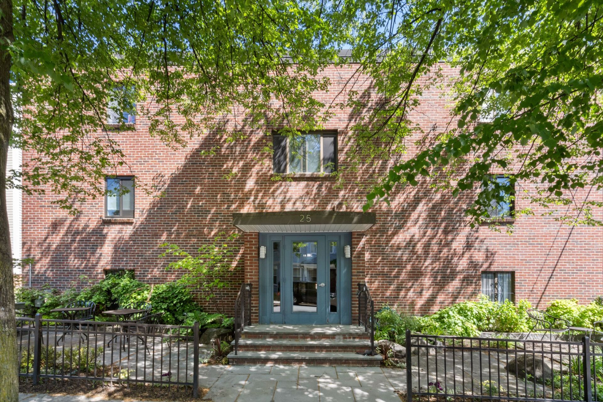 25 Linden Ave exterior photo