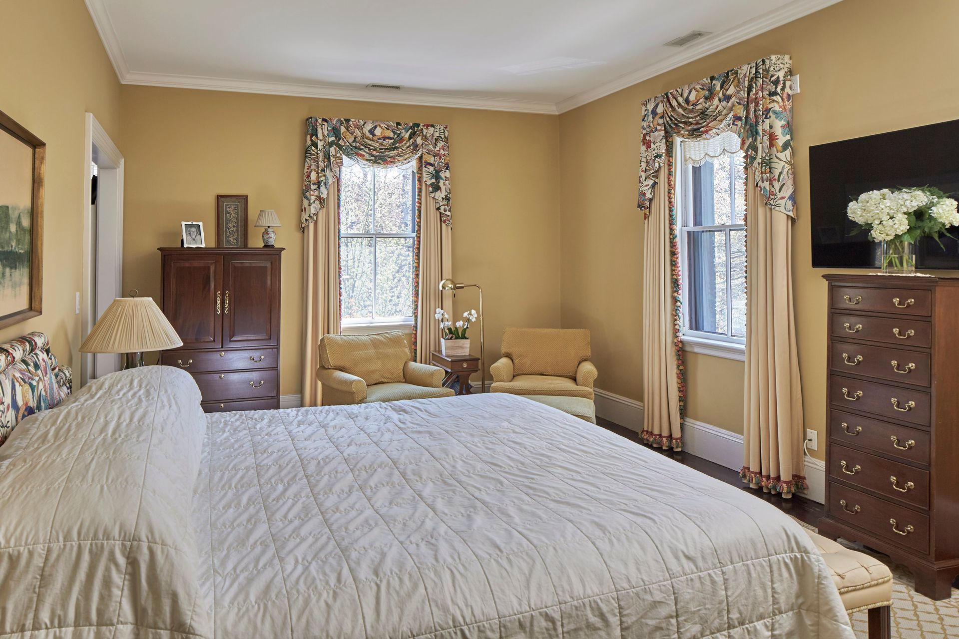 35 Linnaean St interior master bedroom photo