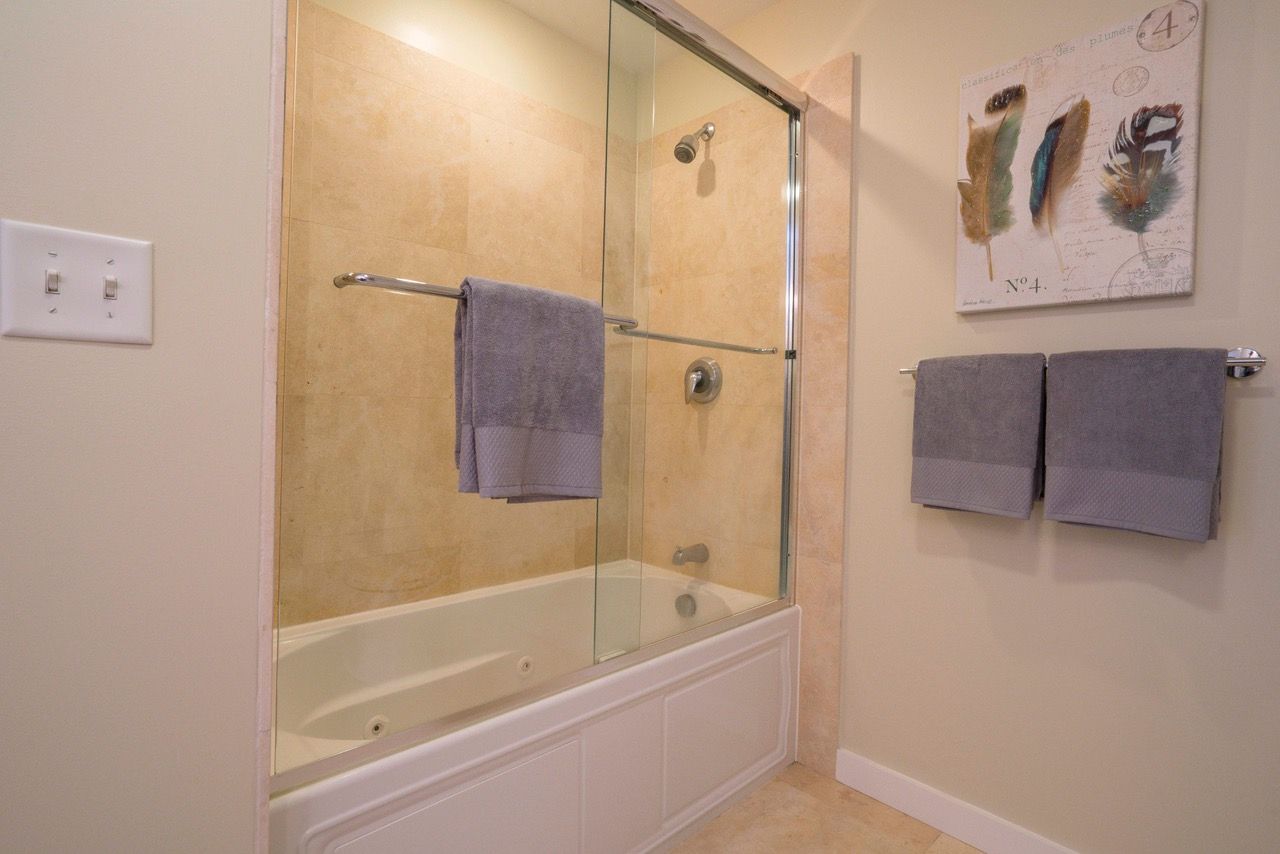 Bathroom photo 2