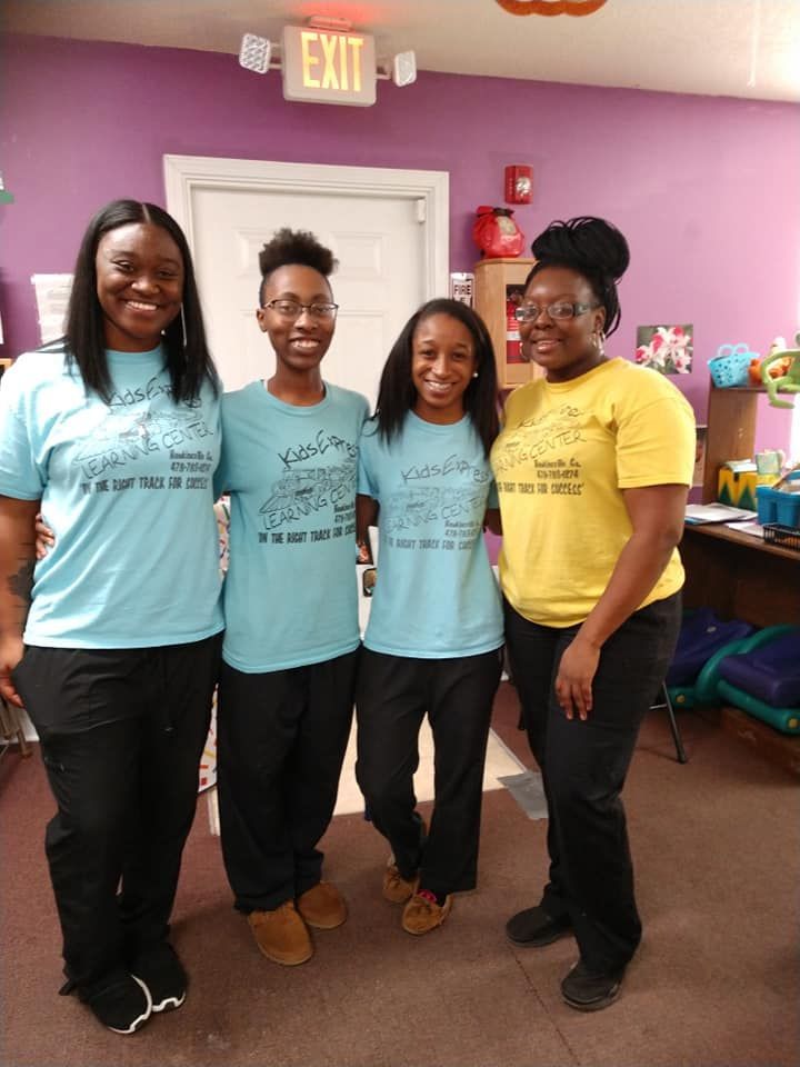 kindergarten teacher group picture