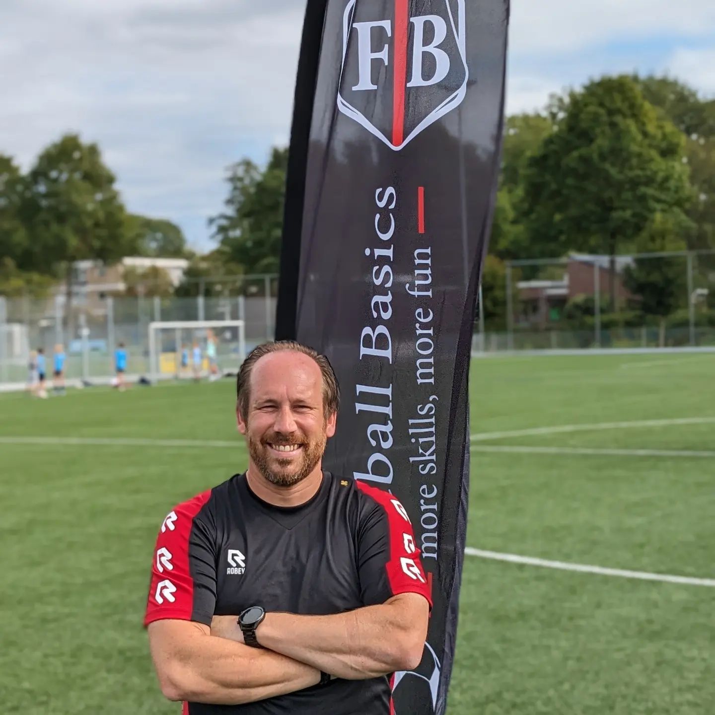 Football Basics voetbalschool voorburg voetbal training oefeningen Dennis trainer