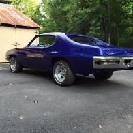 blue car