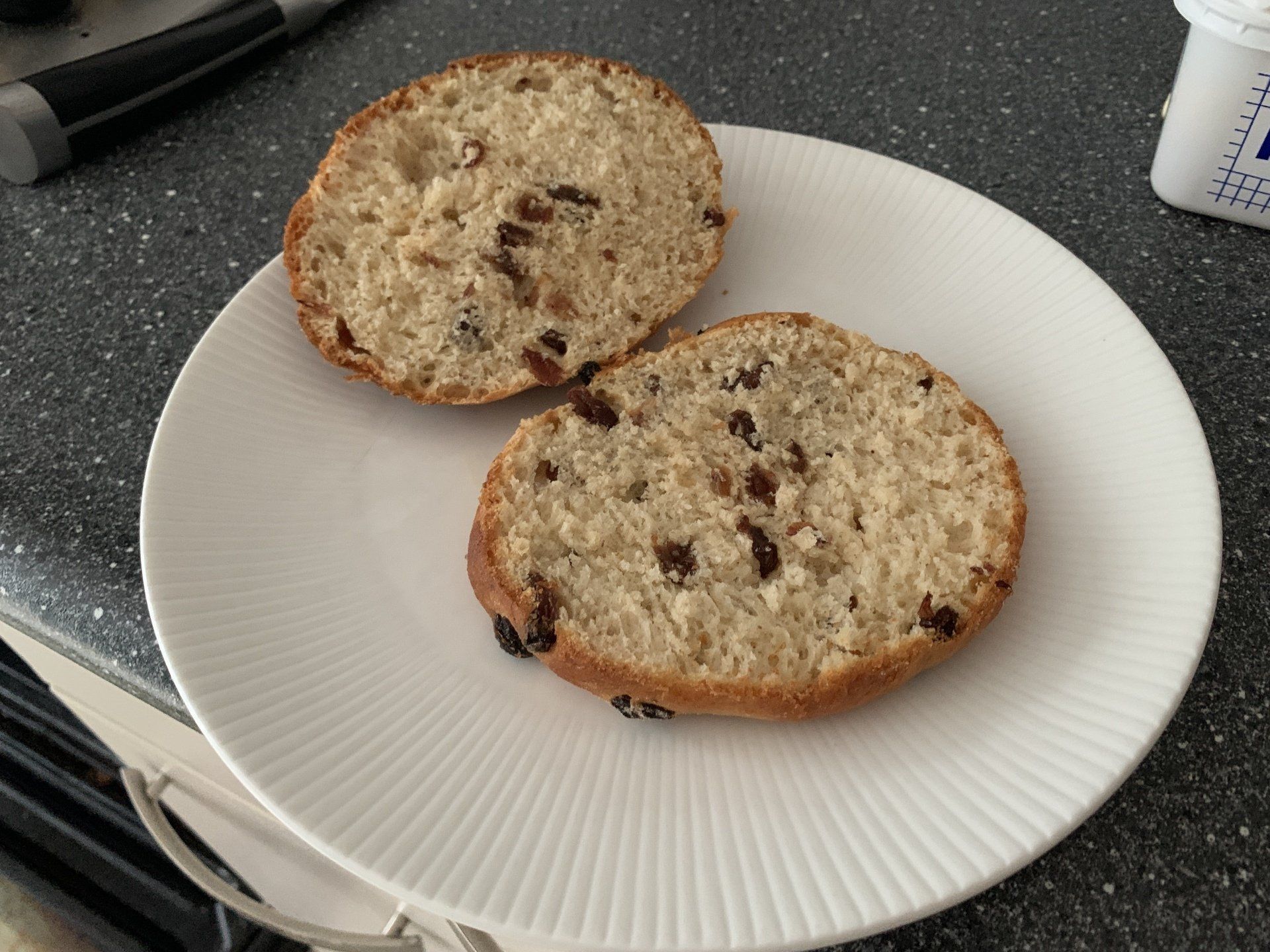 Recept; Zelf krentenbollen maken