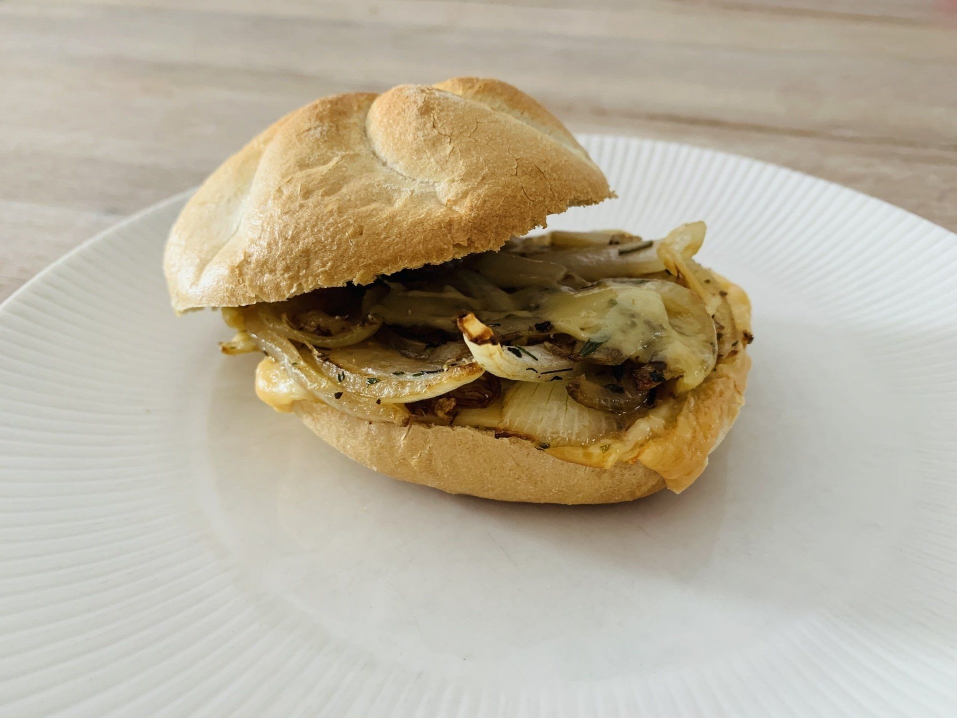 Recept; Kaas/ uien broodjes