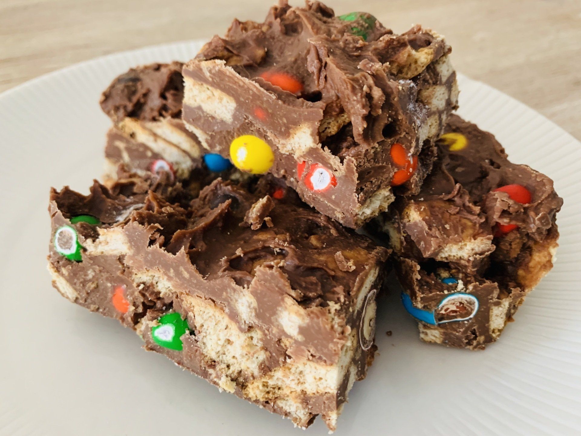 Recept; Rocky road met koekjes en M&M's