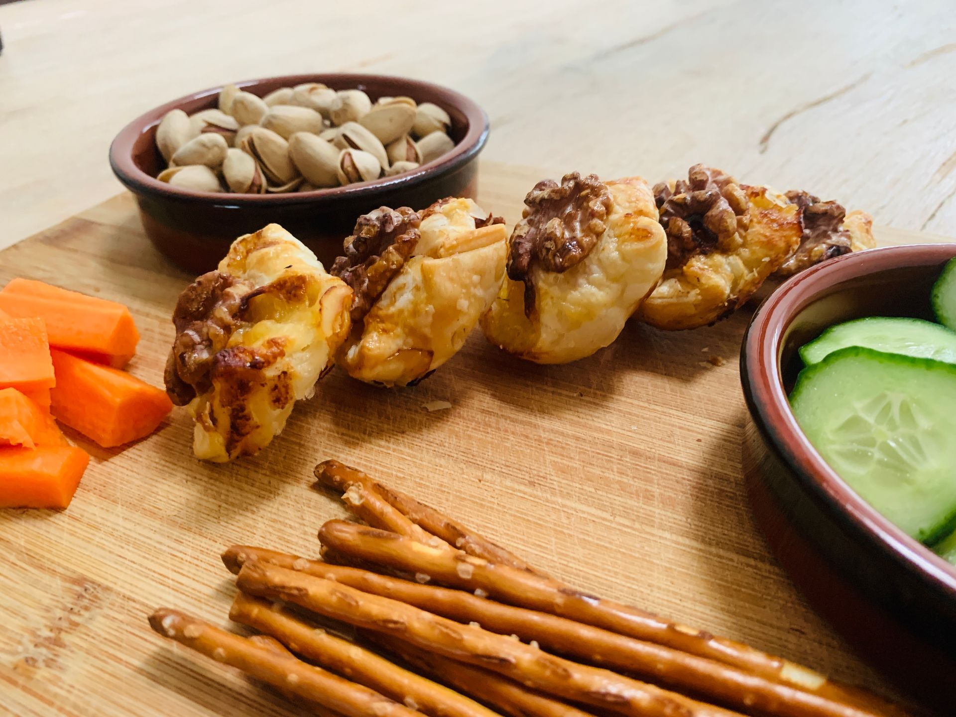 Recept; Brie hapjes met honing en walnoten