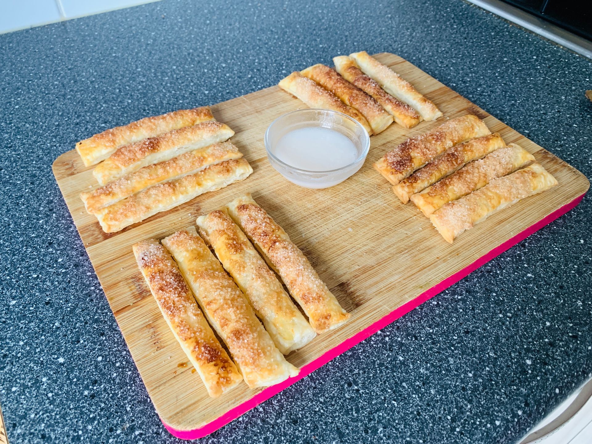 Recept; Kaneel stengels met glazuur dip