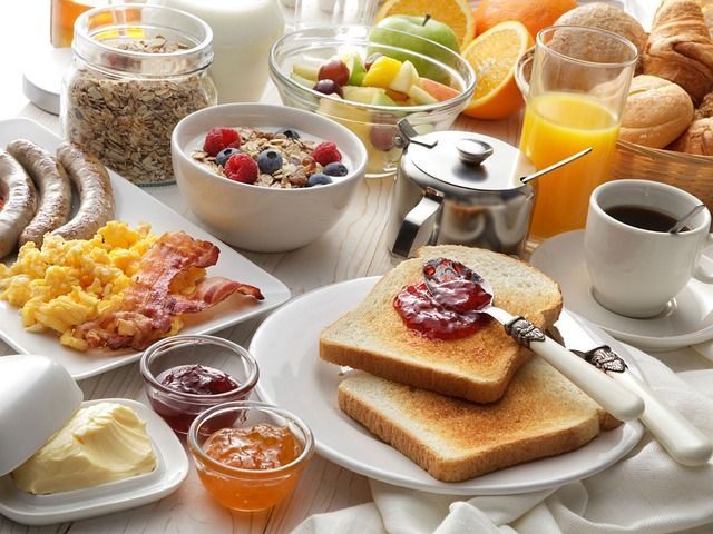 Zo organiseer je een gezellige brunch met de hele familie!