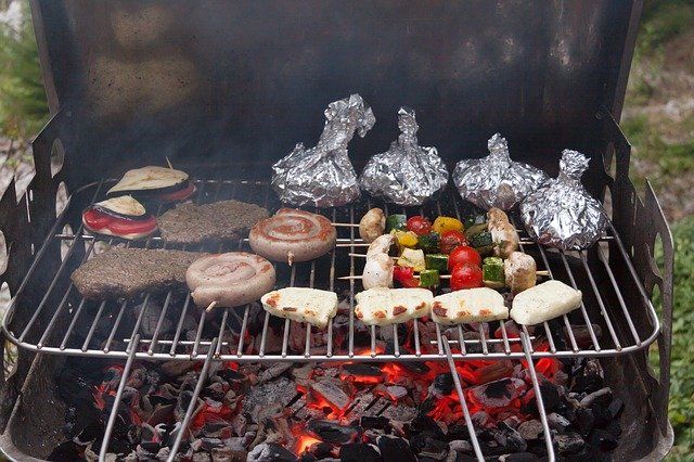 Zo organiseer je een low budget barbecue