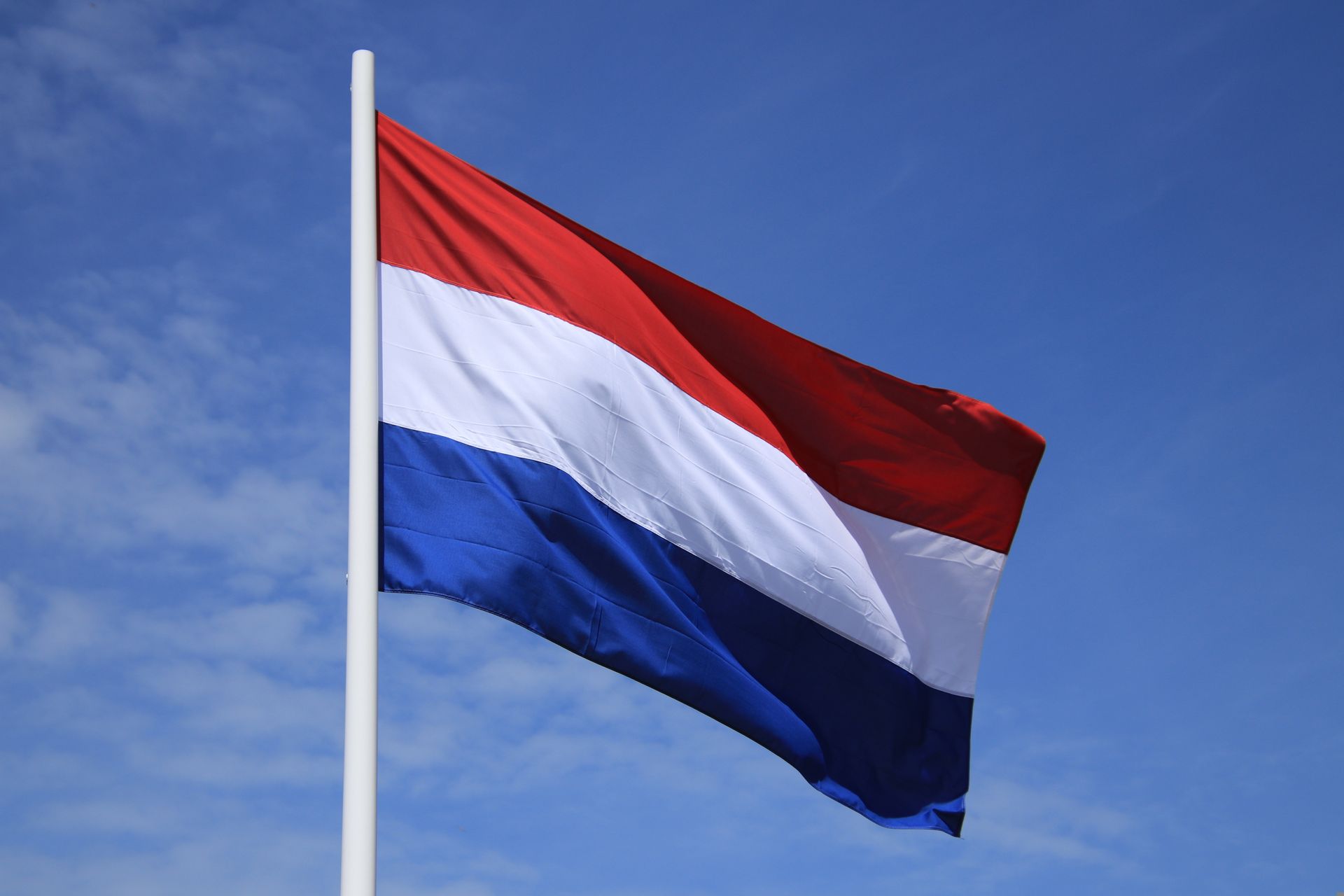 Meer sfeer in de voortuin met een mast die lang meegaat
