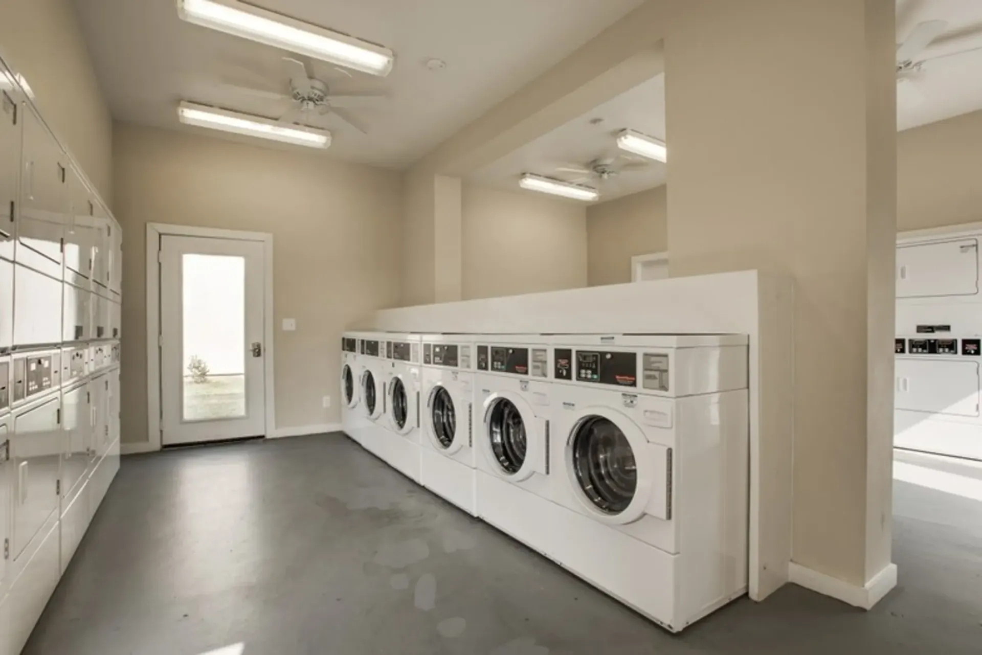 laundry room photo 2