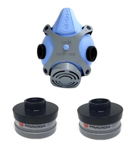 Máscara respiratoria azul y gris con dos filtros negros.