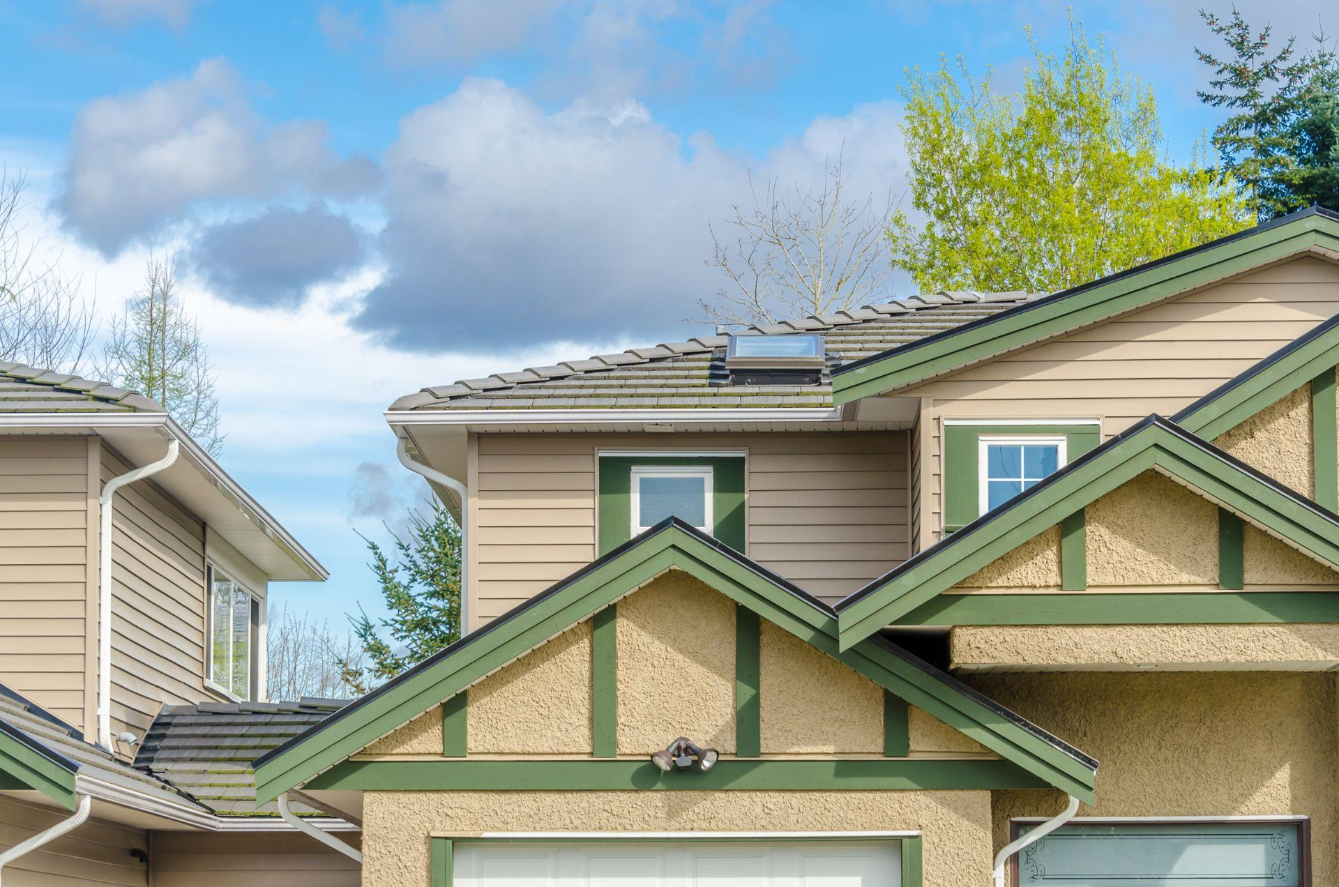 Why Roof Runoff Matters Before Siding Replacement