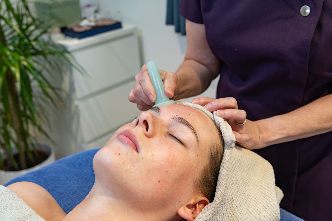 Dermalux LED Treatment
Dermalux LED for Acne, Ageing, Healing