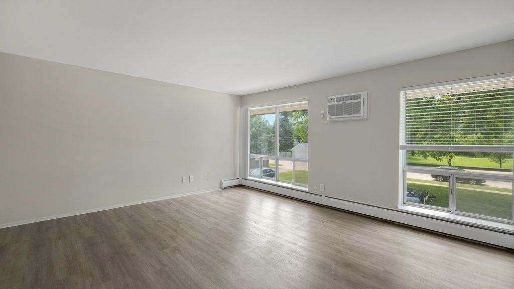 Harvard House Apartments