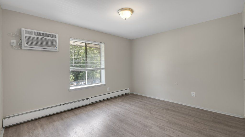 Harvard House Apartments