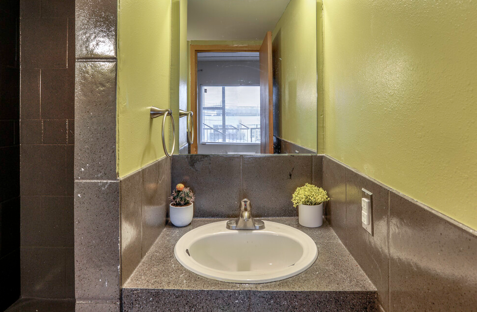 Ferndale Flats on Woodward