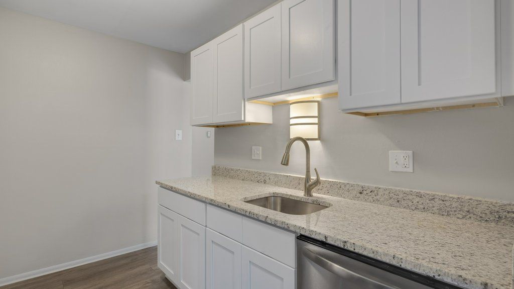 Harvard House Apartments - Image 8