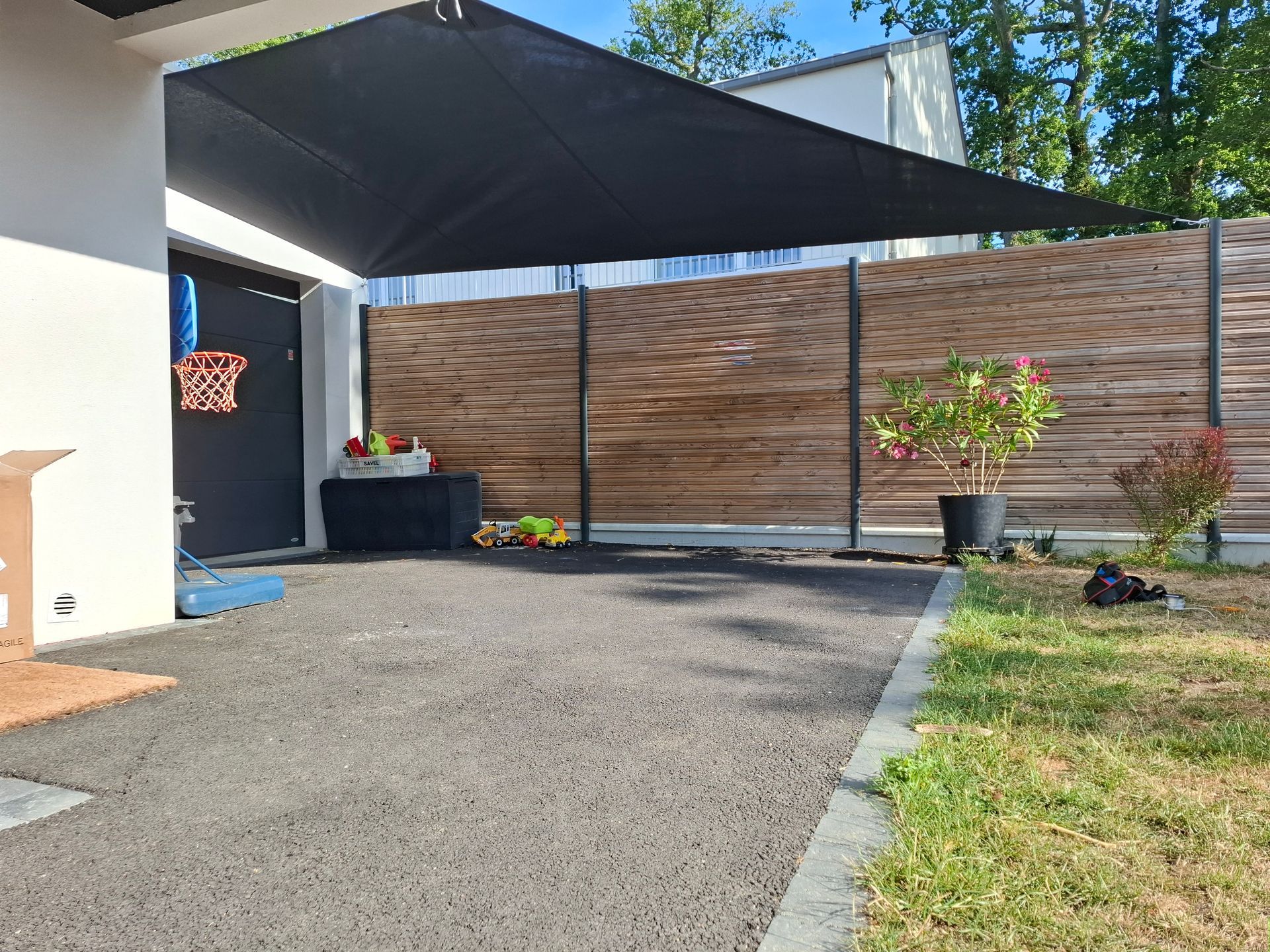 Espace ombre sortie de garage