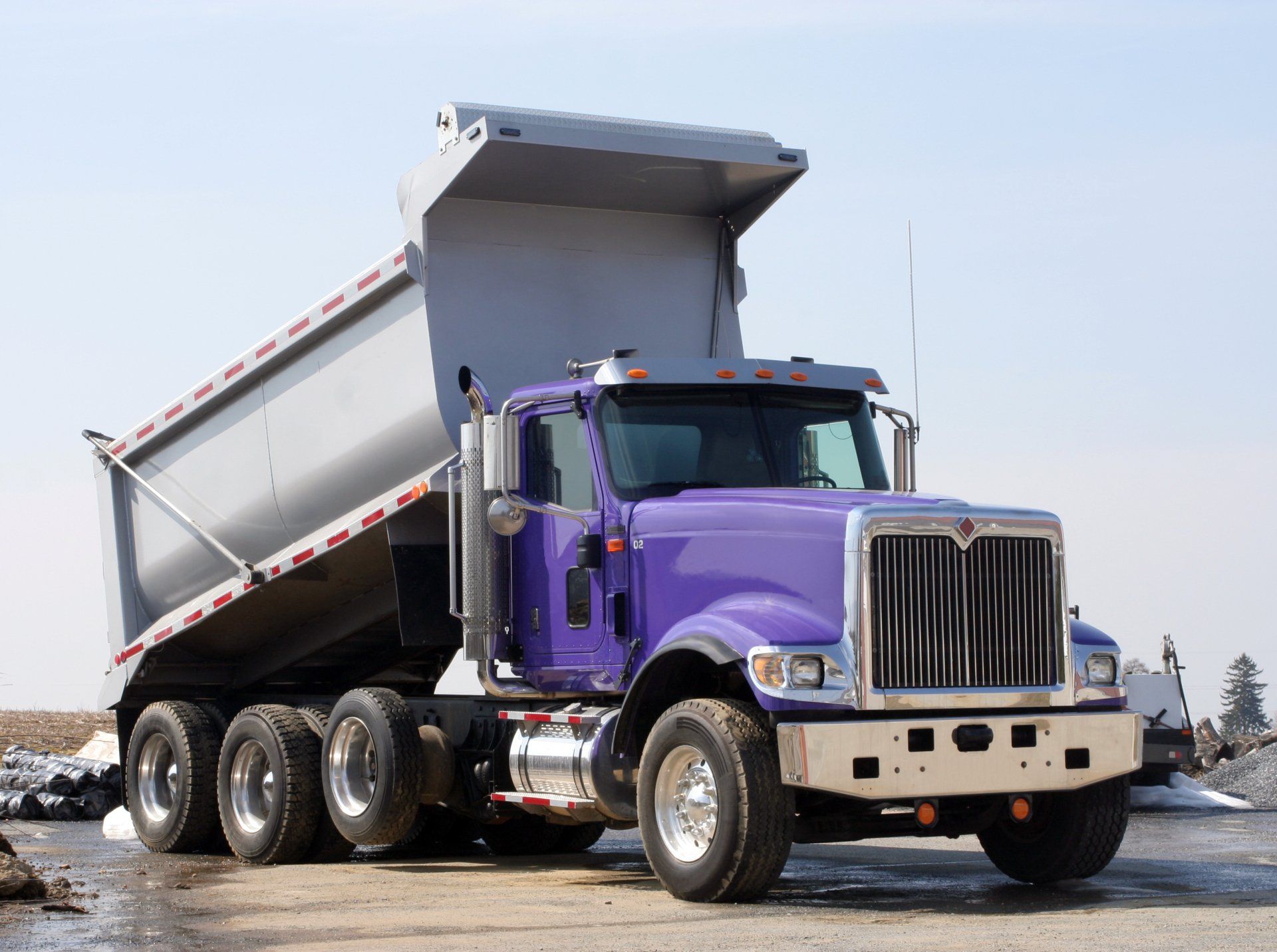 Dump Truck & Wet Kit Hydraulic Hose Services in Chicago, IL Dump Truck & Wet Kit Hydraulic Hose Services in Chicago, IL