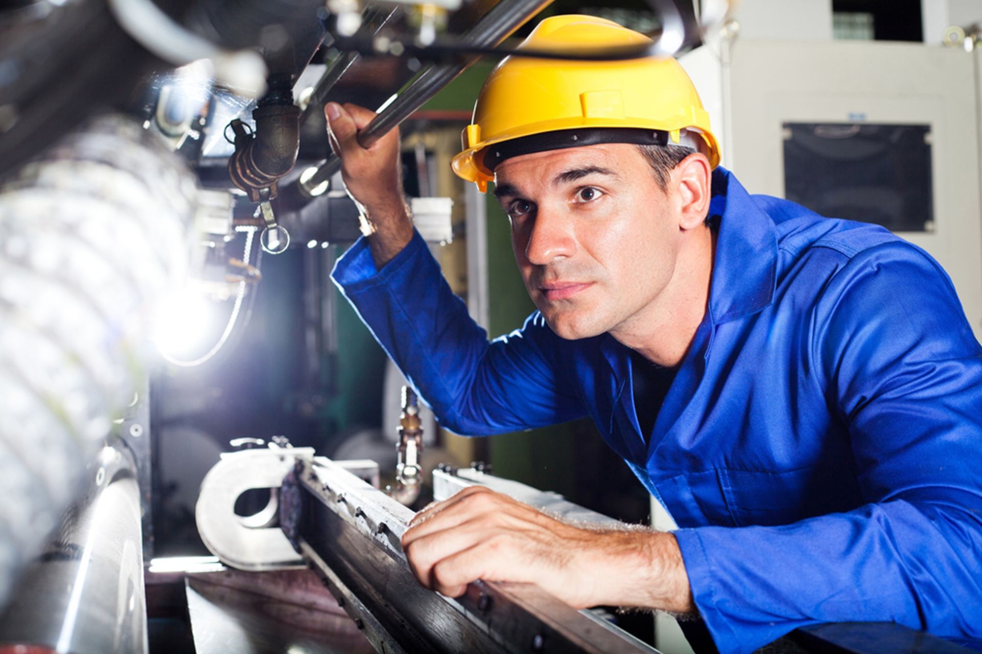 Picture Of Worker | Miller Hydraulic | Manteno, IL Picture Of Worker | Miller Hydraulic | Manteno, IL
