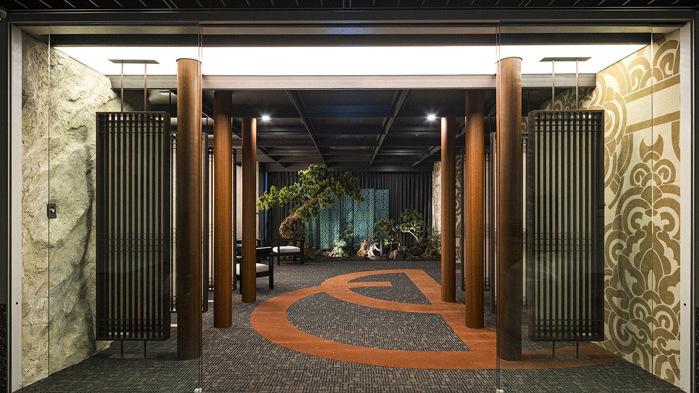 Entrance hall with wooden lattice panels