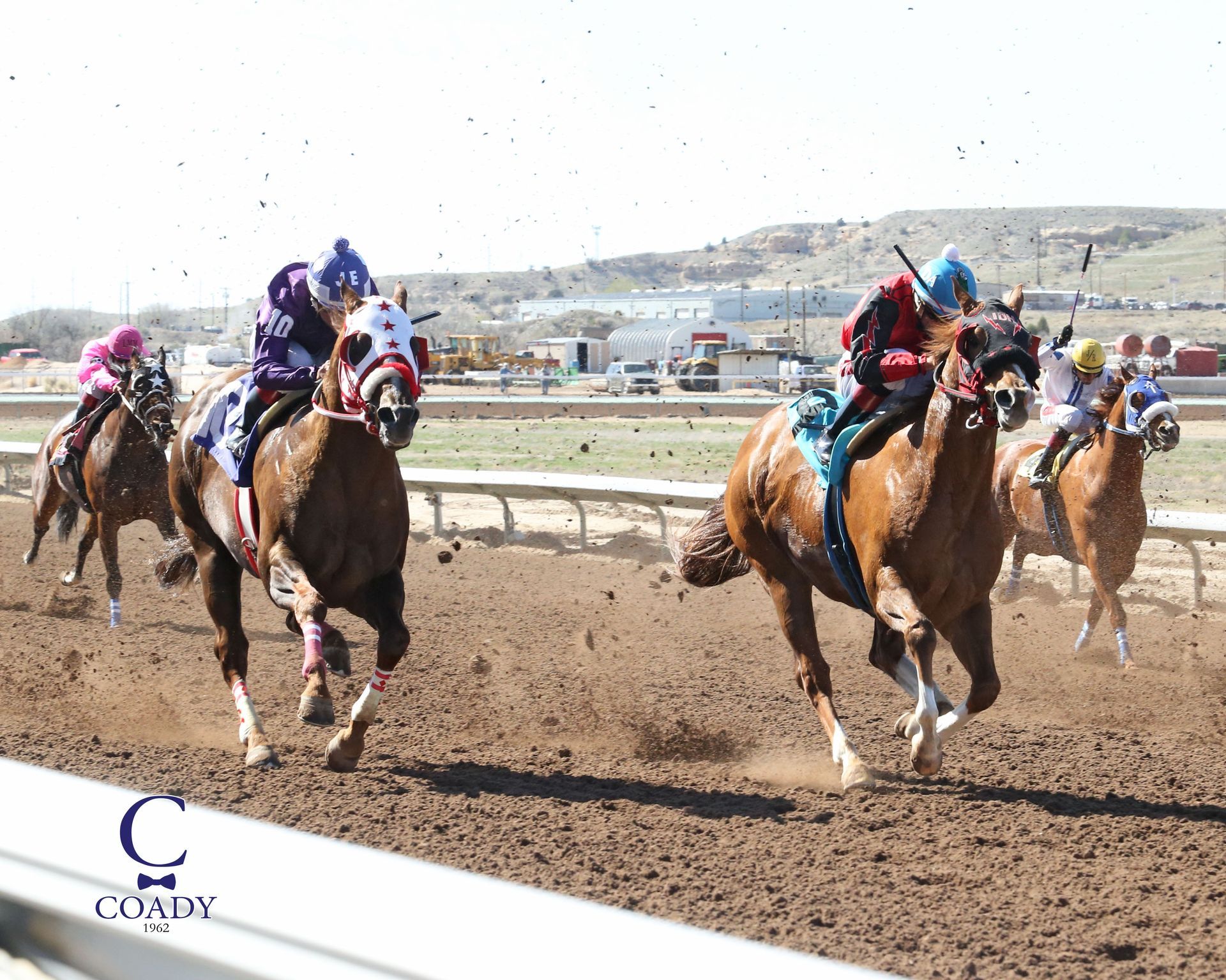 simulcast horse racing near me