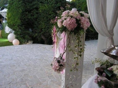 colonna con fiori