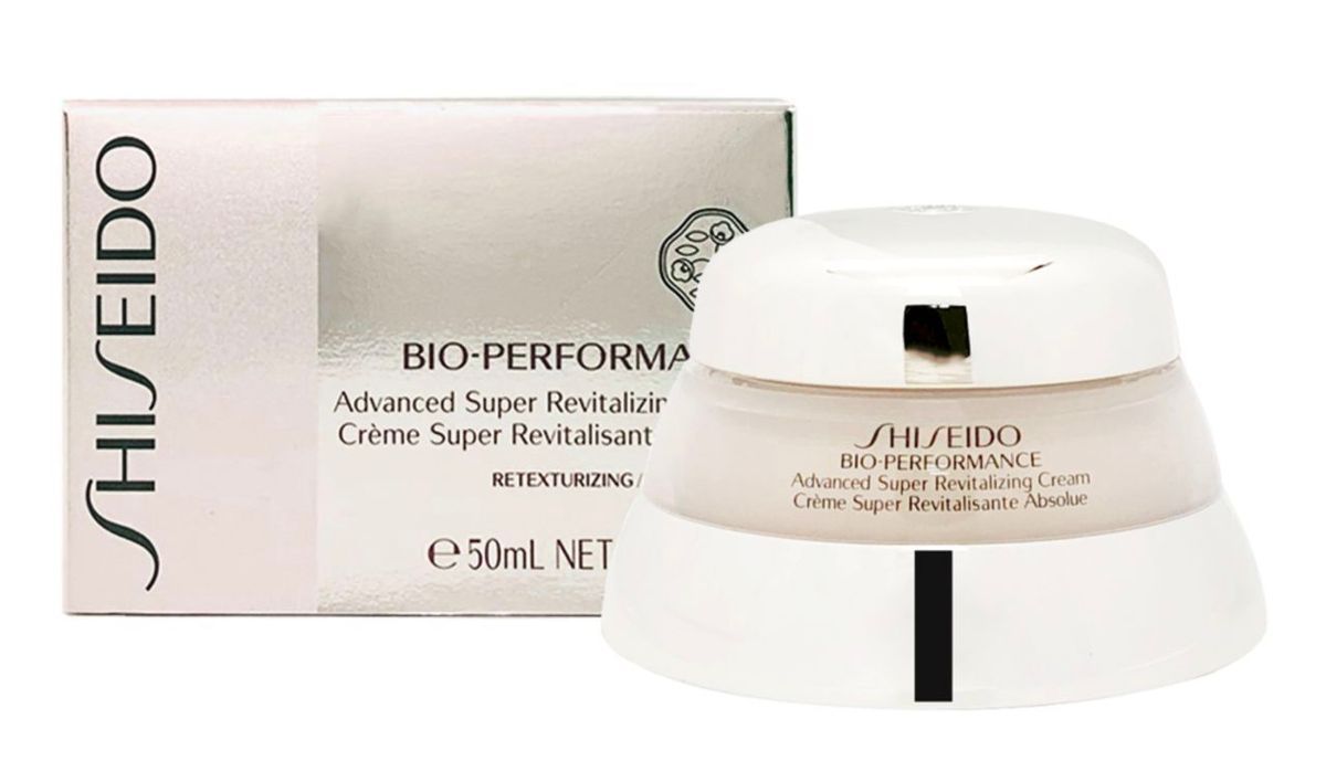 資生堂 Bio-Performance 乳霜及包裝盒。白色容器和包裝，白色背景，深色文字。