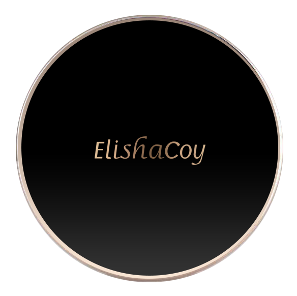 ElishaCoy 粉盒。黑色錶殼，金色裝飾和標誌。
