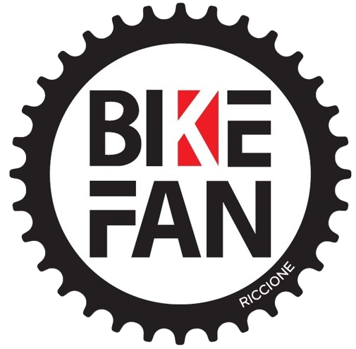 Logo Bike Fan: ingranaggio nero che incornicia un cerchio bianco con la scritta