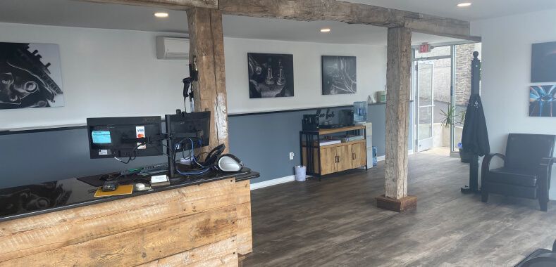 Front Desk - Martino's Auto Center