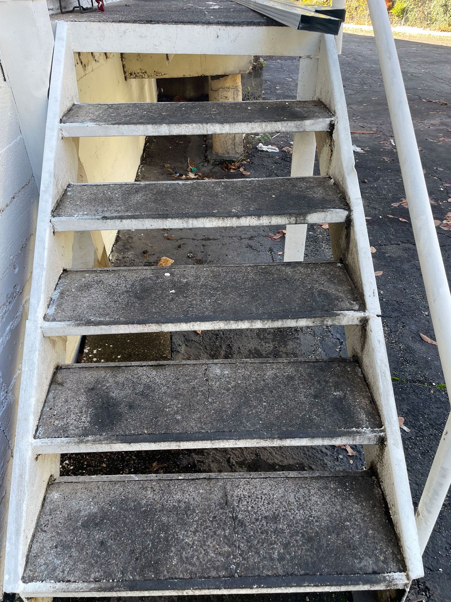 Dirty Stair Step – Fort Worth, TX – Dorsal Professional Services