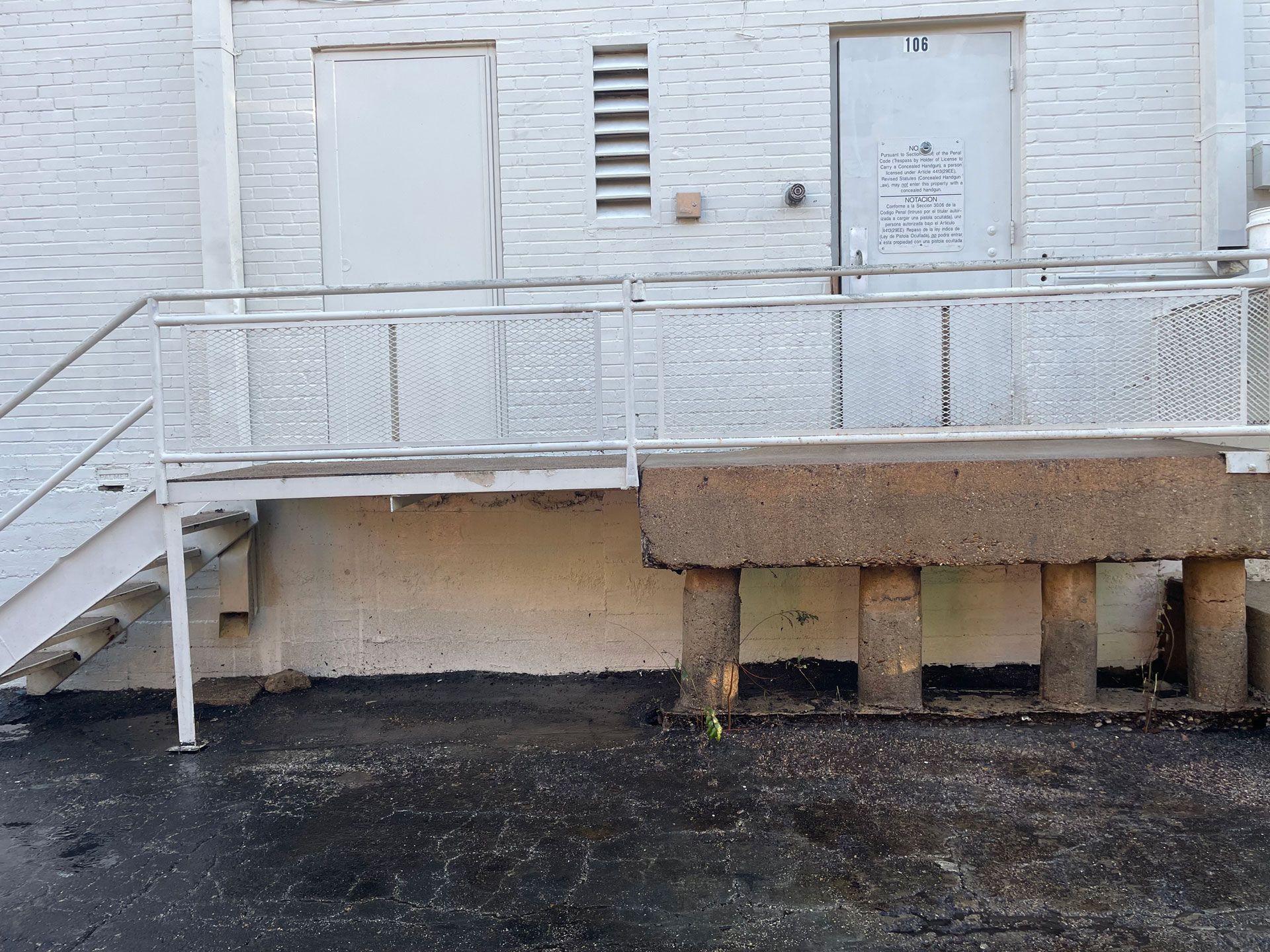Cleaned Backdoor Entrance – Fort Worth, TX – Dorsal Professional Services