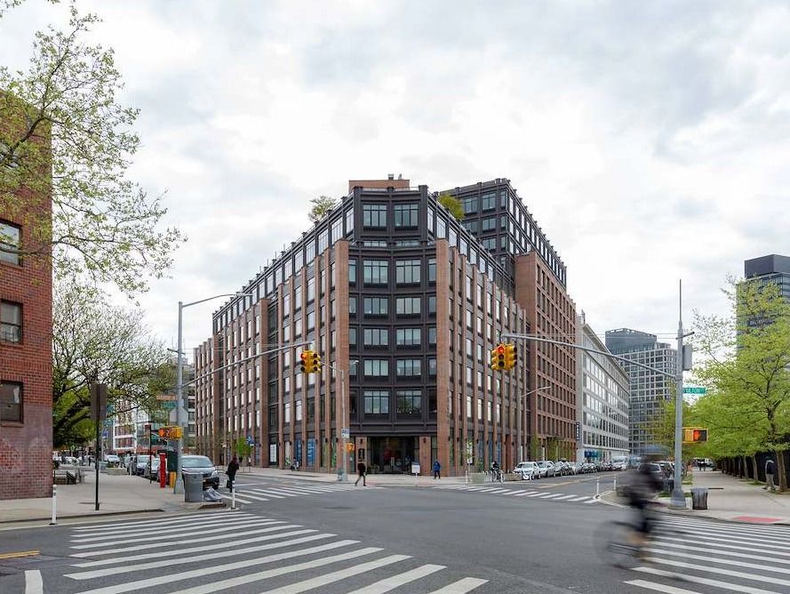 475 Clermont Avenue building