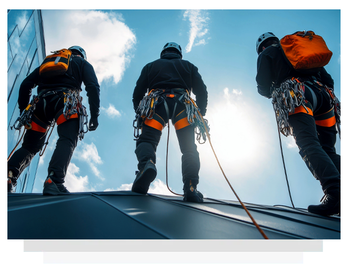 three men on rope access rescue